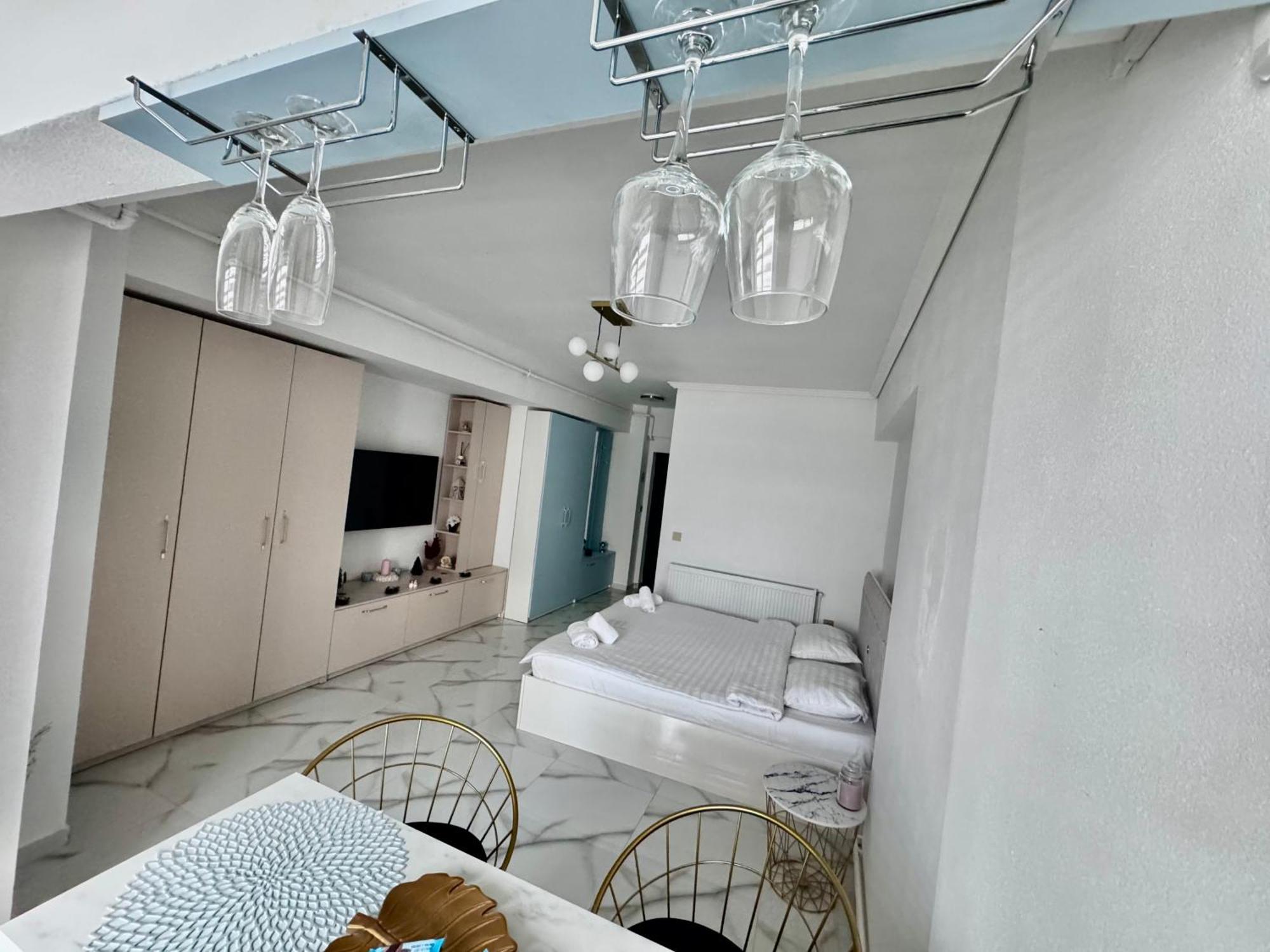 Erwins Studio Крайова Екстер'єр фото